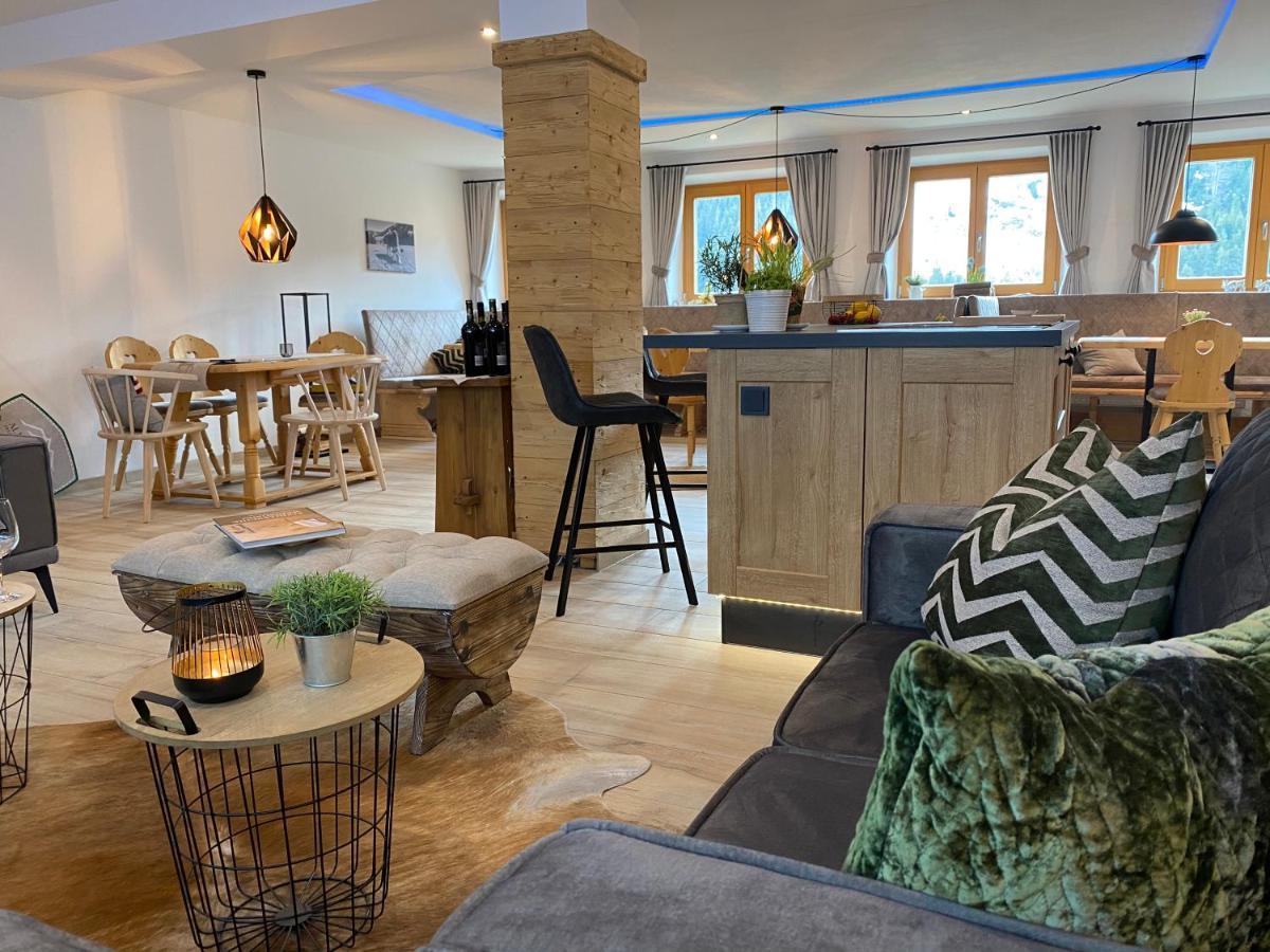 Alm Seasons Premium Chalet & Studios Saalbach-Hinterglemm Esterno foto