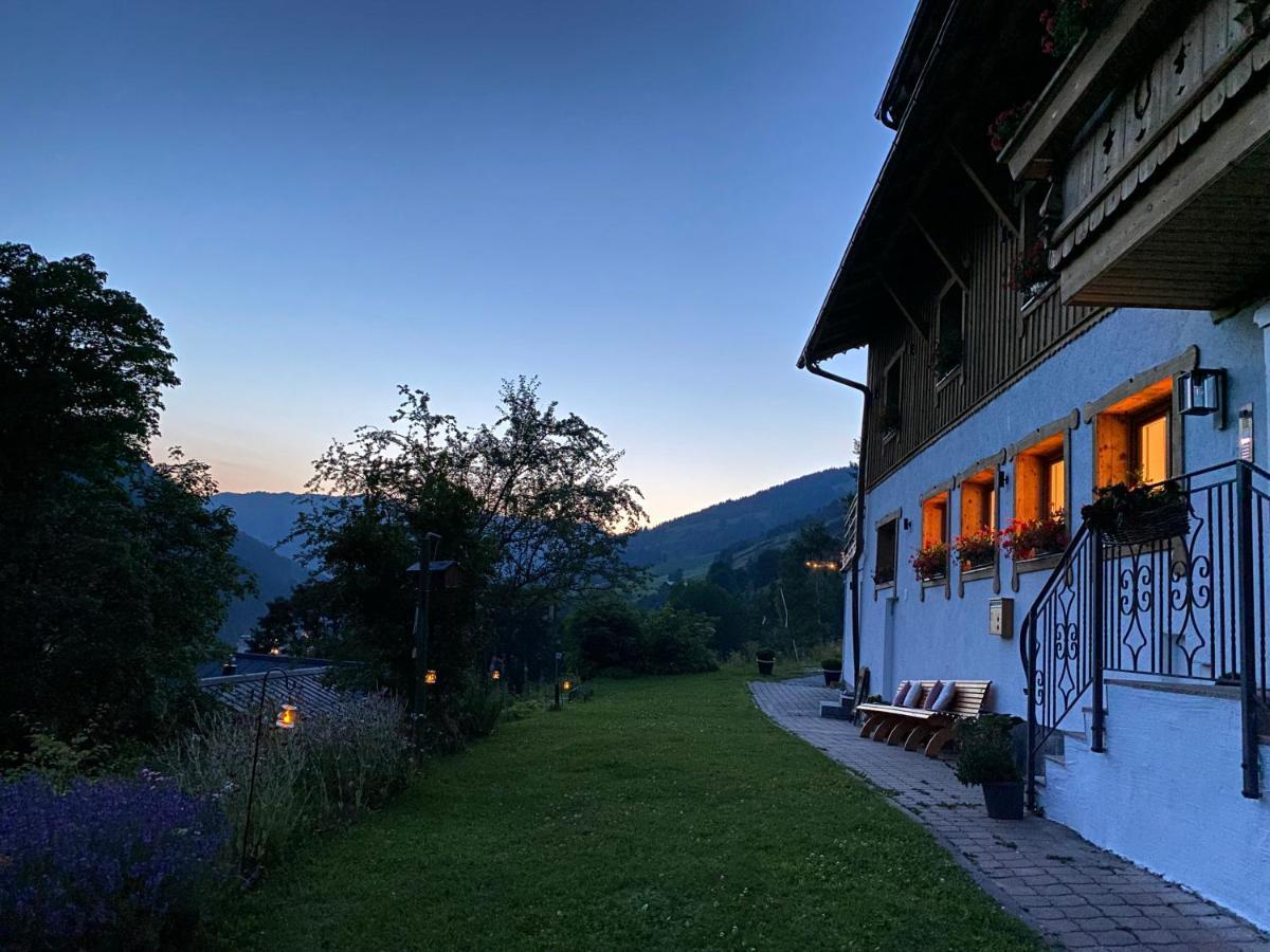 Alm Seasons Premium Chalet & Studios Saalbach-Hinterglemm Esterno foto