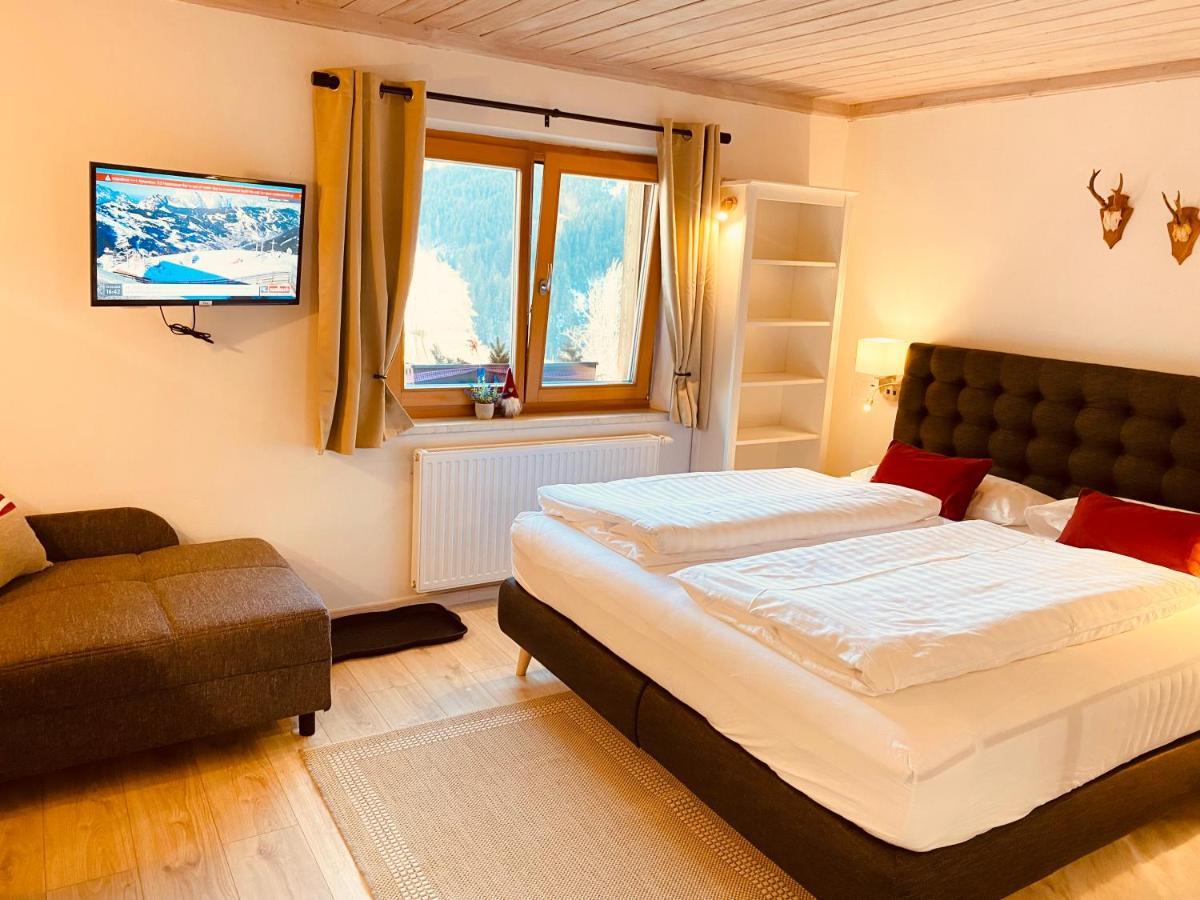 Alm Seasons Premium Chalet & Studios Saalbach-Hinterglemm Esterno foto