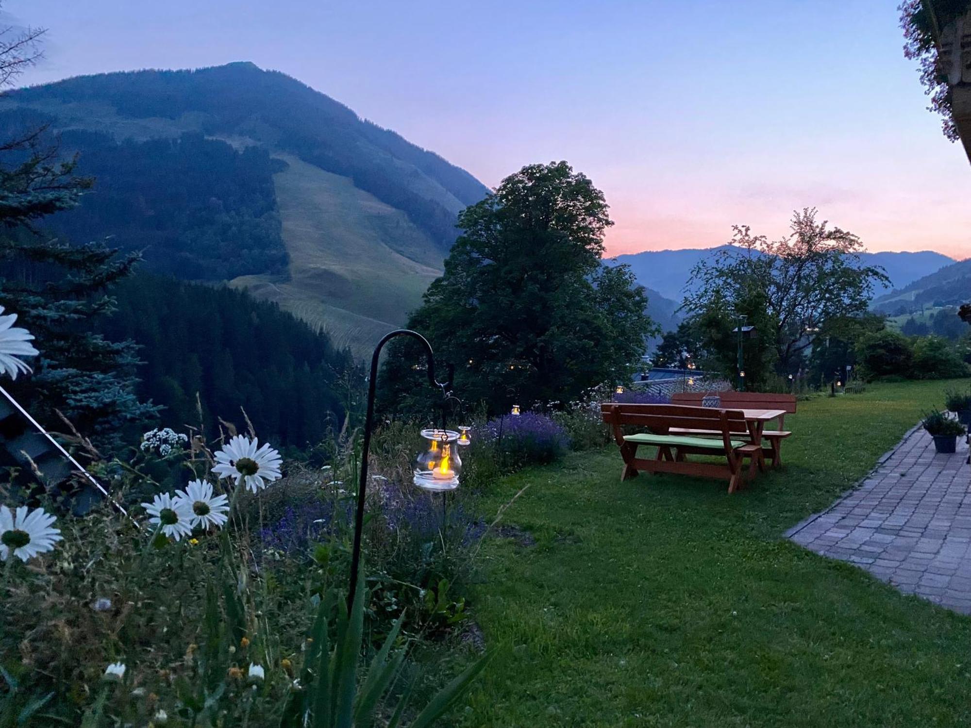 Alm Seasons Premium Chalet & Studios Saalbach-Hinterglemm Esterno foto